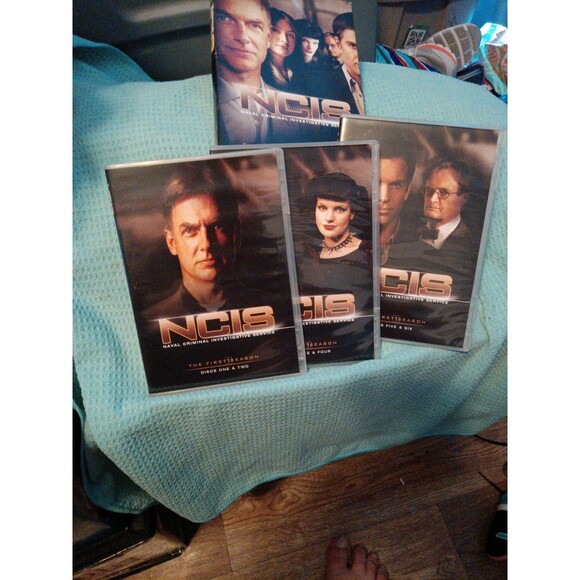 NCIS - The Complete First Season (DVD, 2006, 6-Disc Set) - Picture 3 of 3